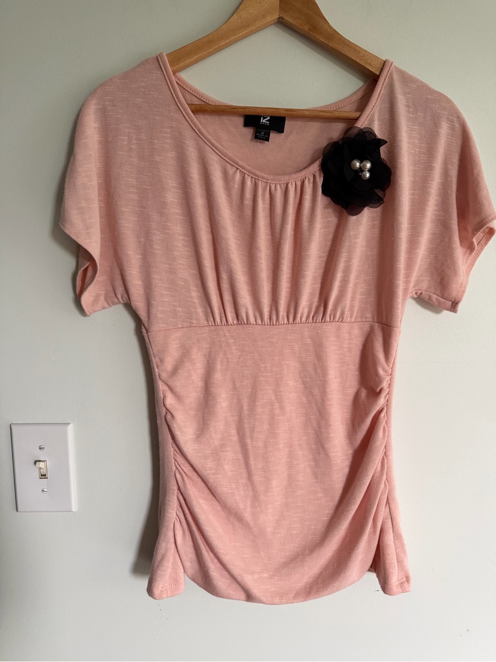 IZ Byer Y2K Rose Pink Short-Sleeve Ruched Top with Floral Brooch Party Club